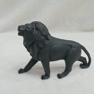 CUTE LION STATUE